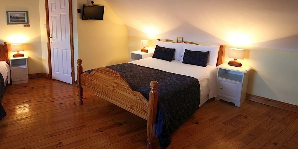 Mccarthy'S Lodge B&B 韦斯特波特 外观 照片